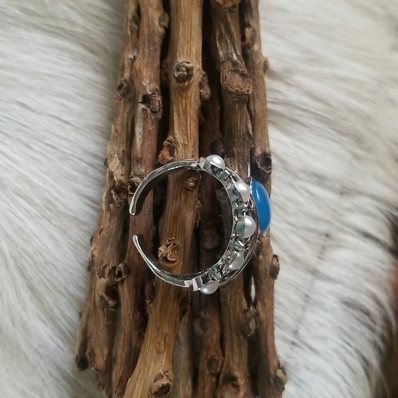 Blue Solitaire Ring - Picture 7 of 8